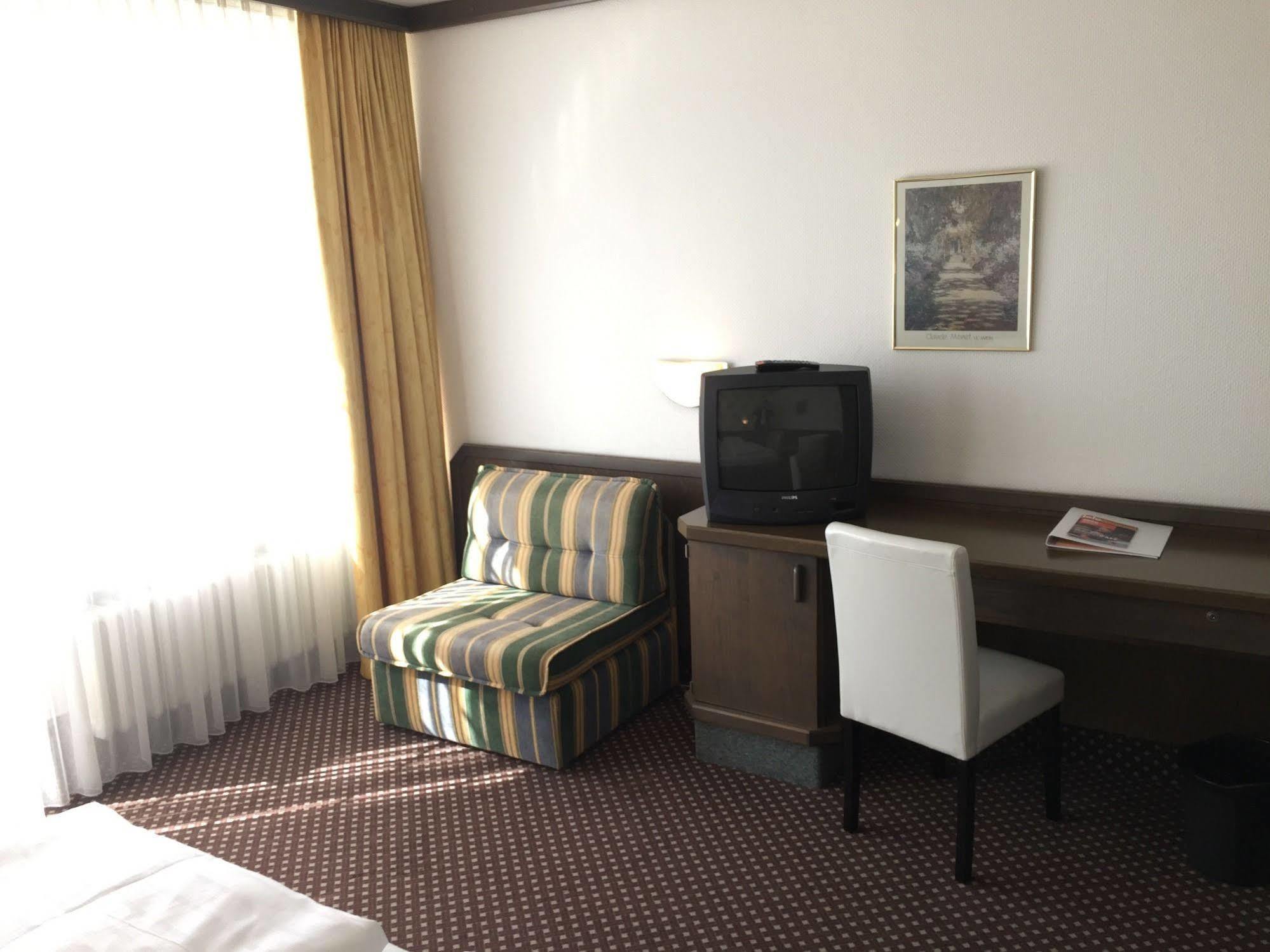 Terminal Hotel Koeln Exteriér fotografie